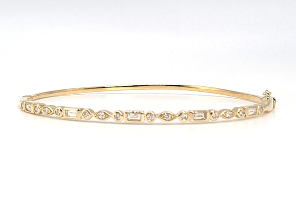 Dilamani 14k Yellow Gold Diamond Bangle Bracelet