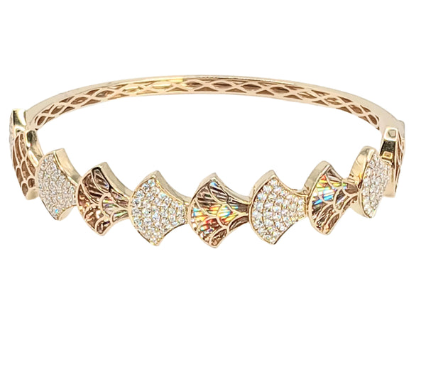 14k Yellow Gold Diamond Shell Bangle Bracelet