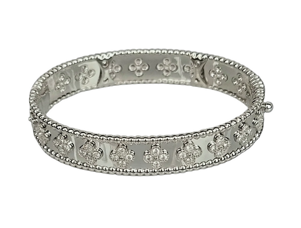 18k White Gold Diamond Clover Bangle