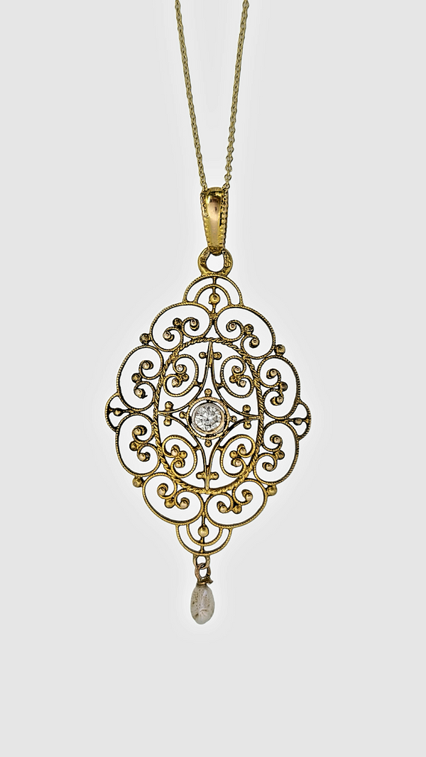 Estate 14 Karat Yellow Gold Victorian Era Pendant